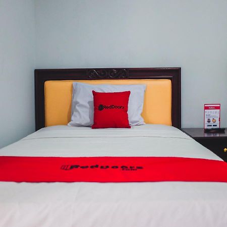 Reddoorz Plus @ Helvetia Медан Экстерьер фото